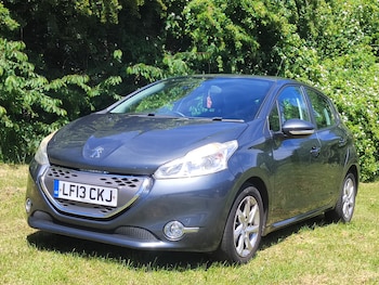 Used Peugeot 208 2013 for sale - 79004604: Photo