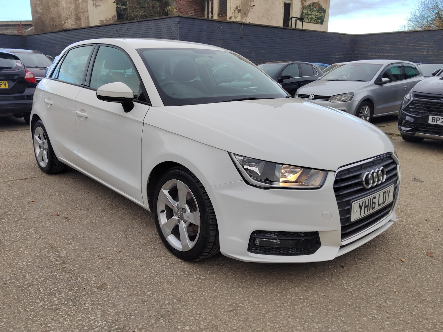 Used Audi A1 2016 for sale - 76637487: Photo 2