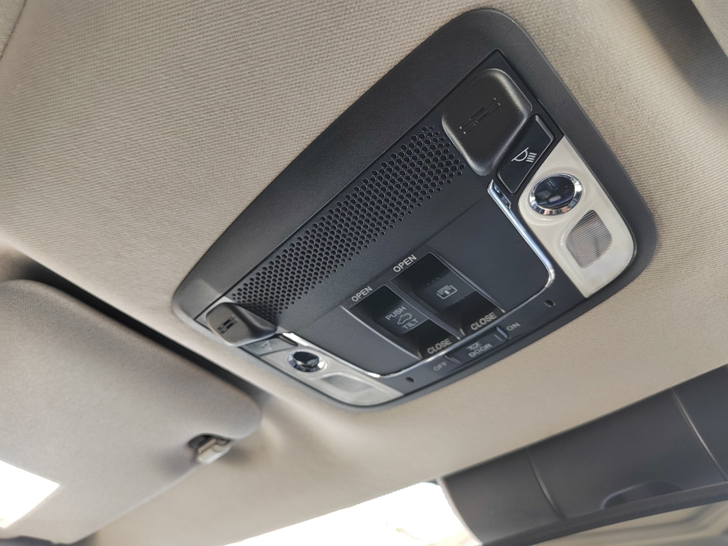 Used Honda HR-V 2018 for sale - 77715857: Photo 32