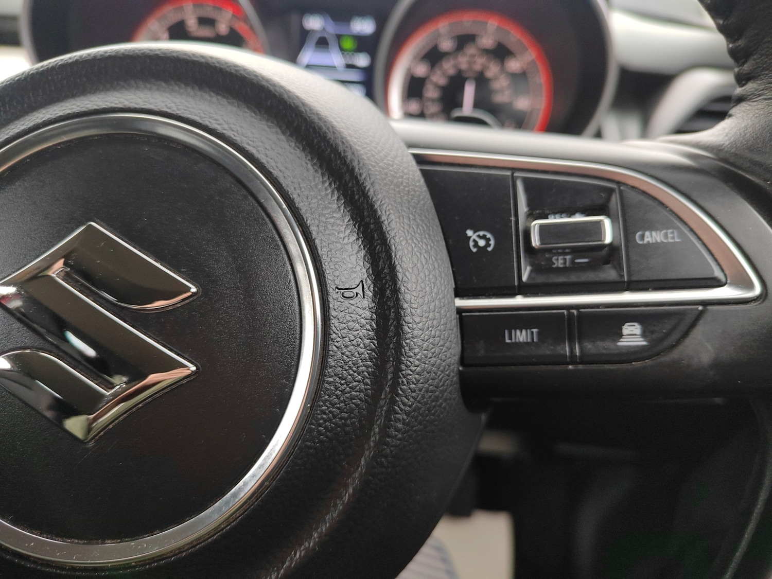 Used Suzuki Swift 2018 for sale - 77650106: Photo 17