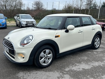 Used MINI Hatch 2018 for sale - 77918042: Photo