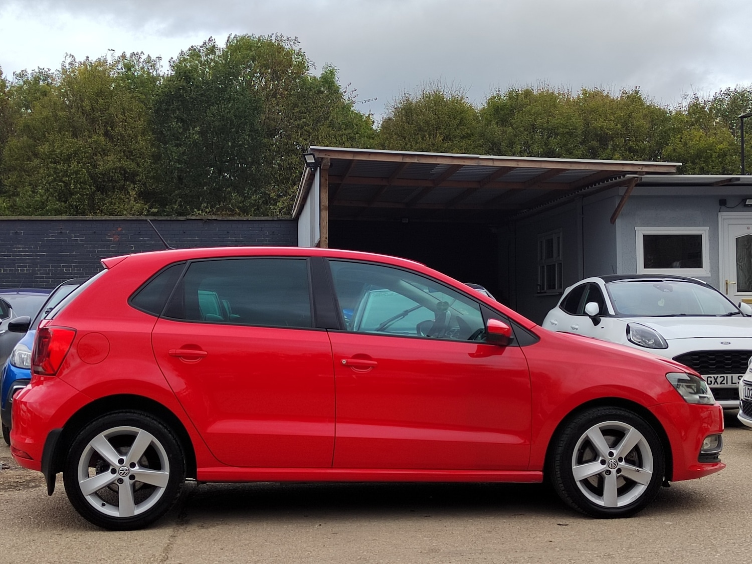 Used Volkswagen Polo 2017 for sale - 76194777: Photo 5