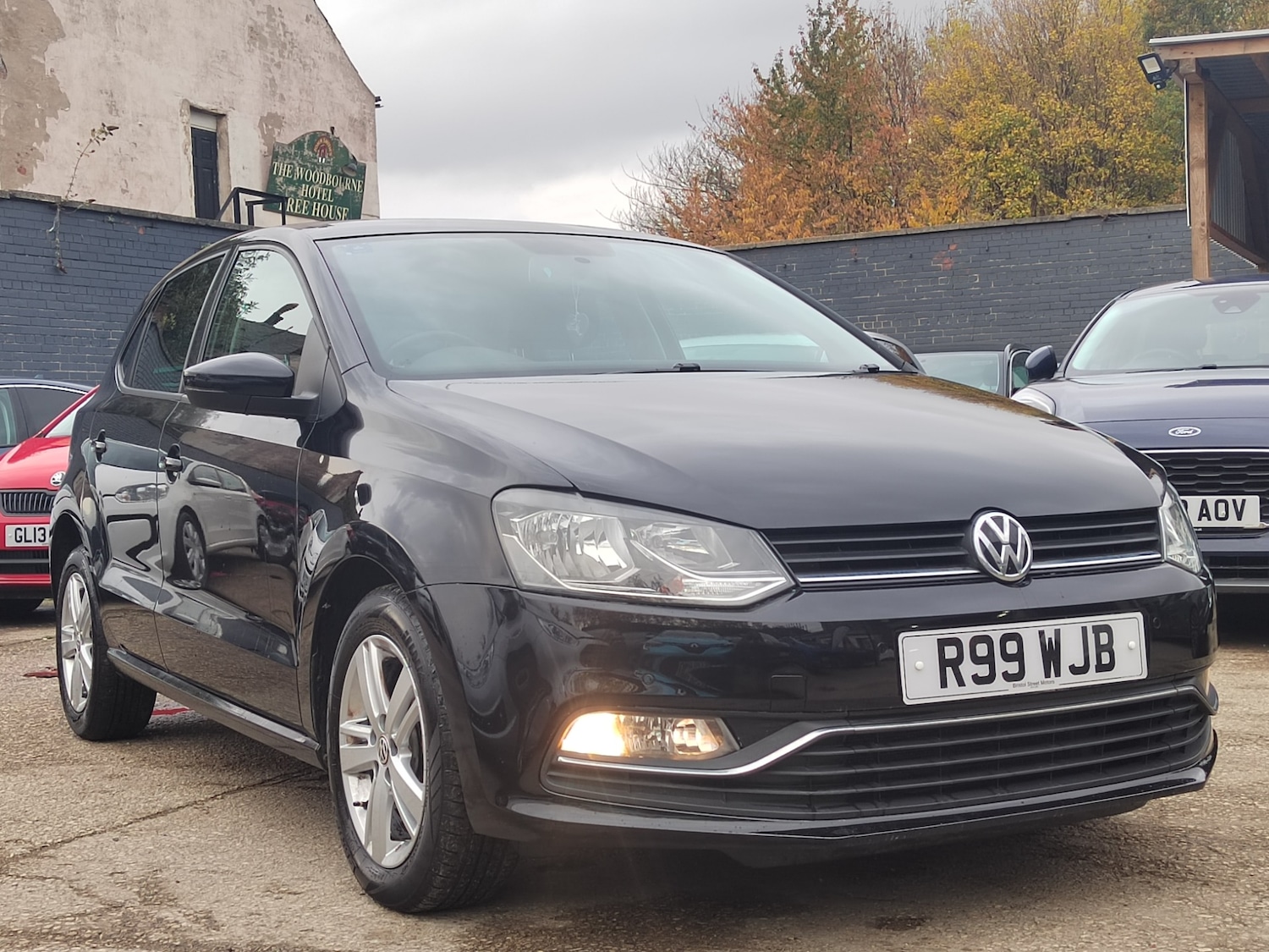 Used Volkswagen Polo 2017 for sale - 76493825: Photo 1