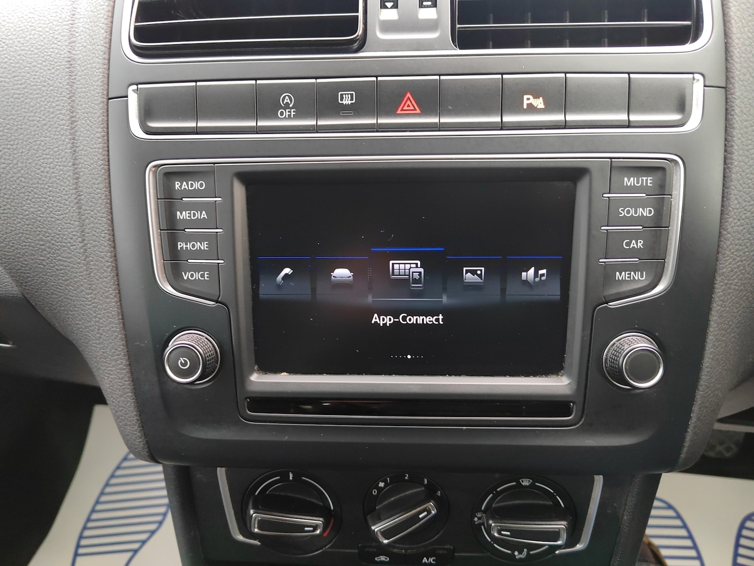 Used Volkswagen Polo 2017 for sale - 76493825: Photo 17