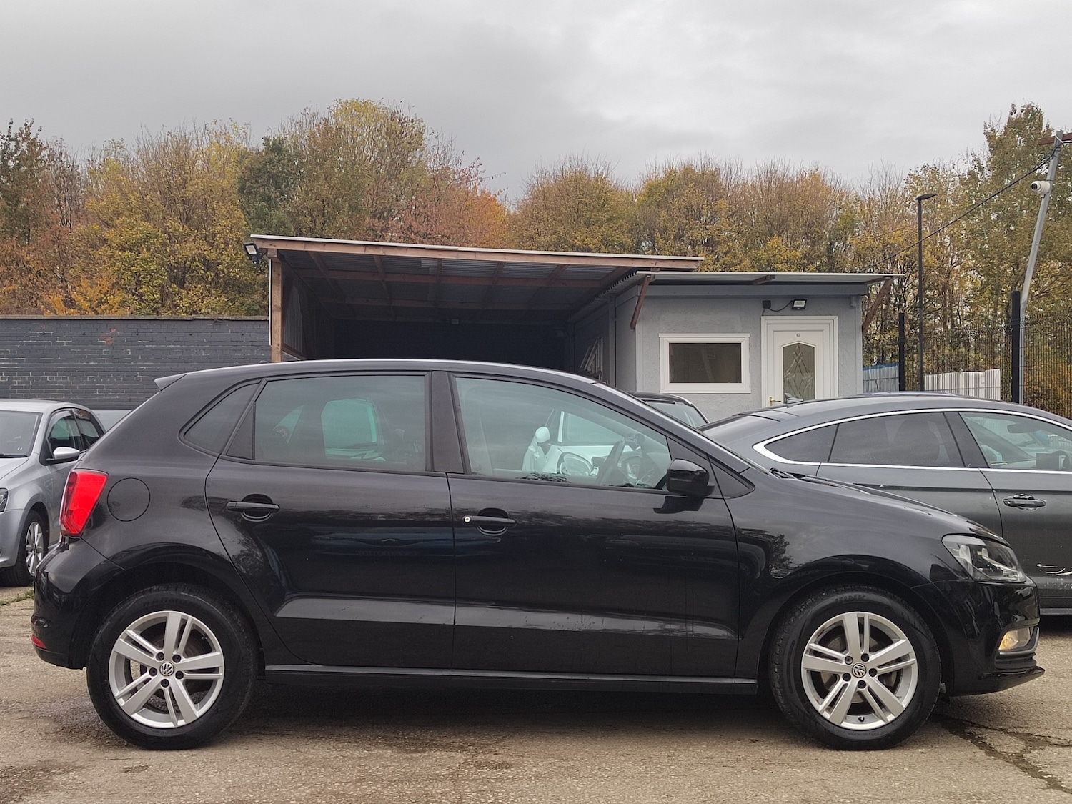 Used Volkswagen Polo 2017 for sale - 76493825: Photo 5