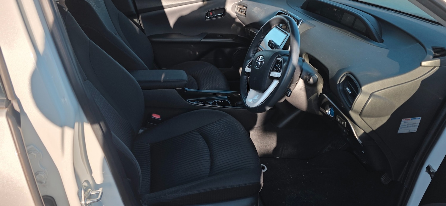 Used Toyota Prius 2018 for sale - 76830342: Photo 15