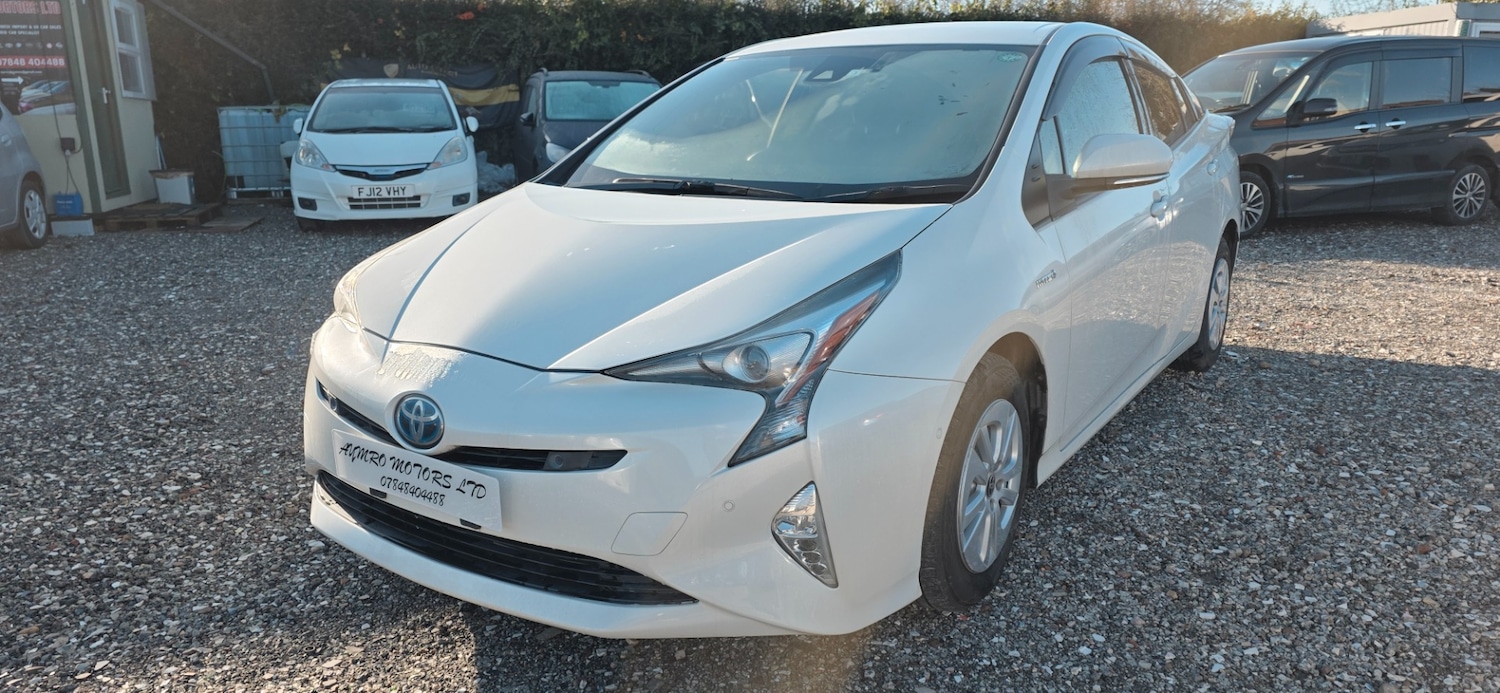 Used Toyota Prius 2018 for sale - 76830342: Photo 2