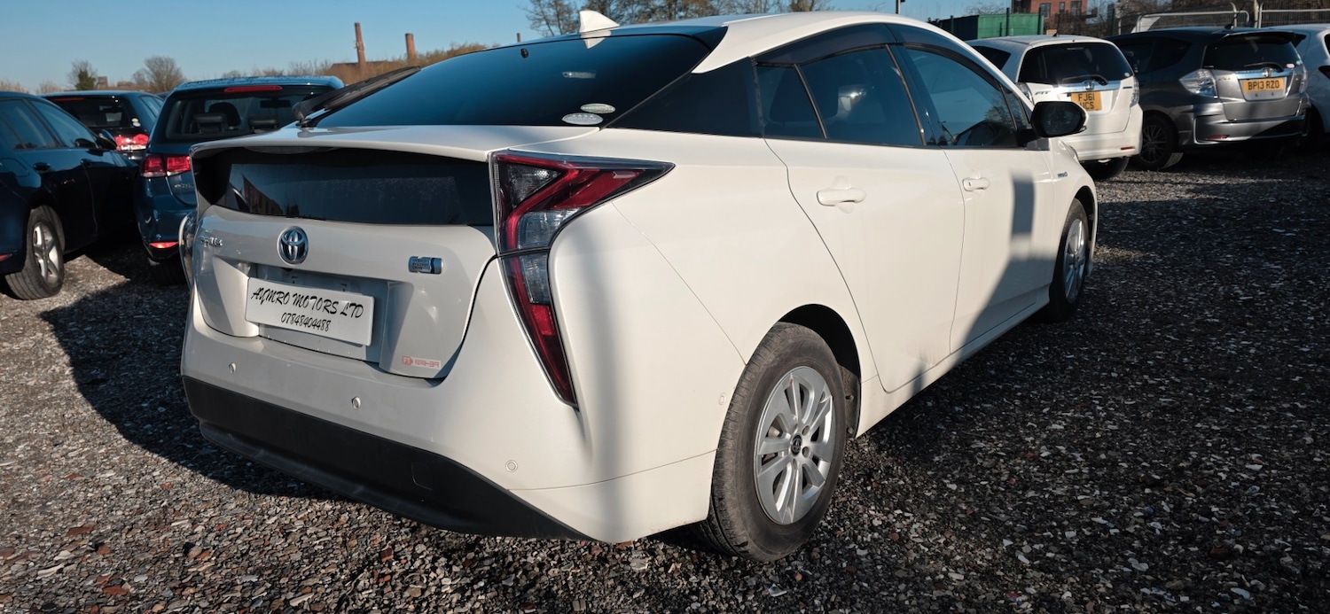 Used Toyota Prius 2018 for sale - 76830342: Photo 4