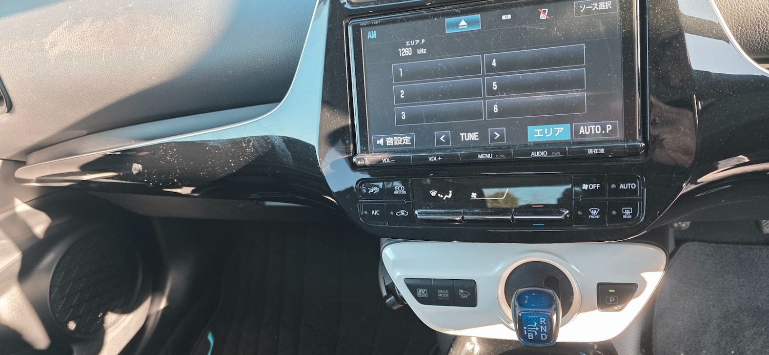 Used Toyota Prius 2018 for sale - 76830342: Photo 9