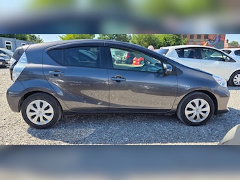 Used Toyota Aqua 2014 for sale - 75241863: Photo