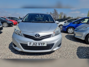 Used Toyota Yaris 2012 for sale - 74036163: Photo