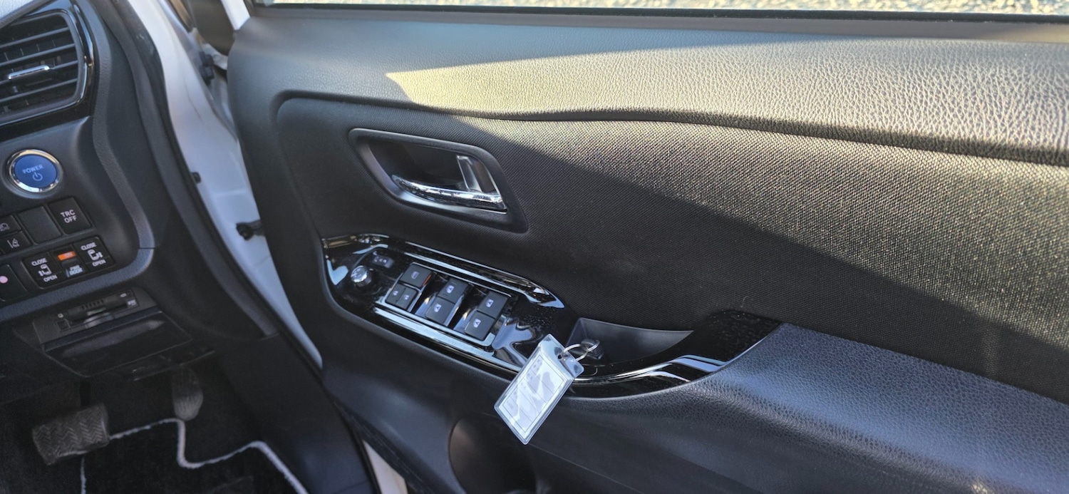 Used Toyota Voxy 2018 for sale - 77896348: Photo 15