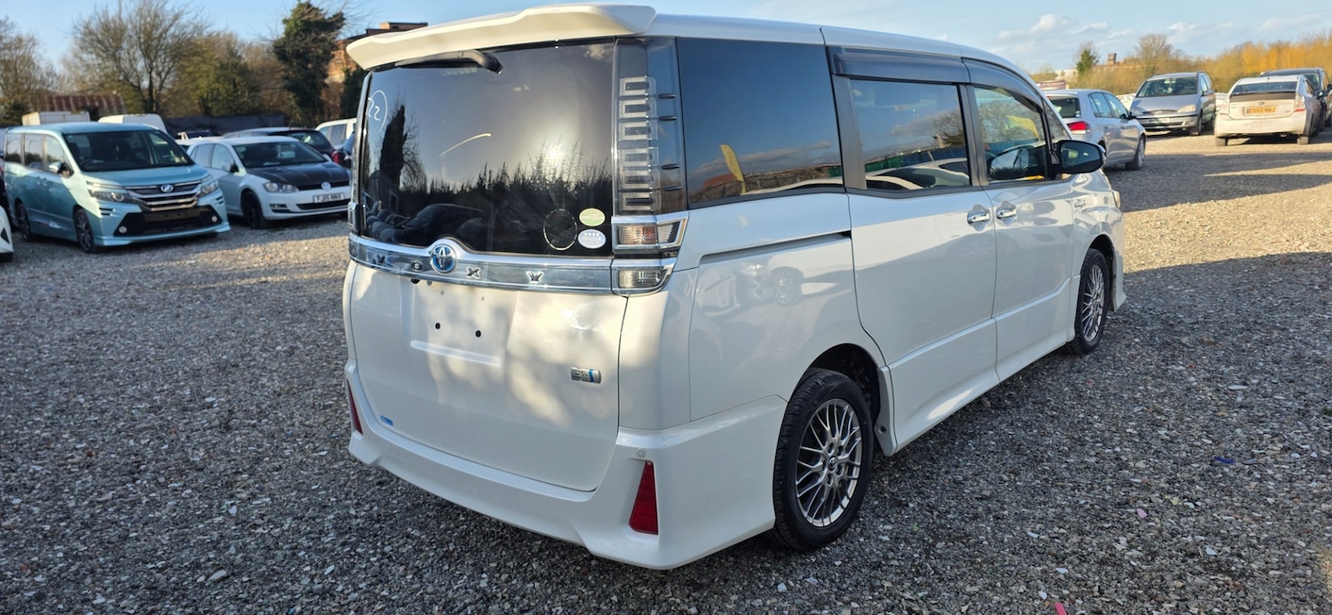 Used Toyota Voxy 2018 for sale - 77896348: Photo 18