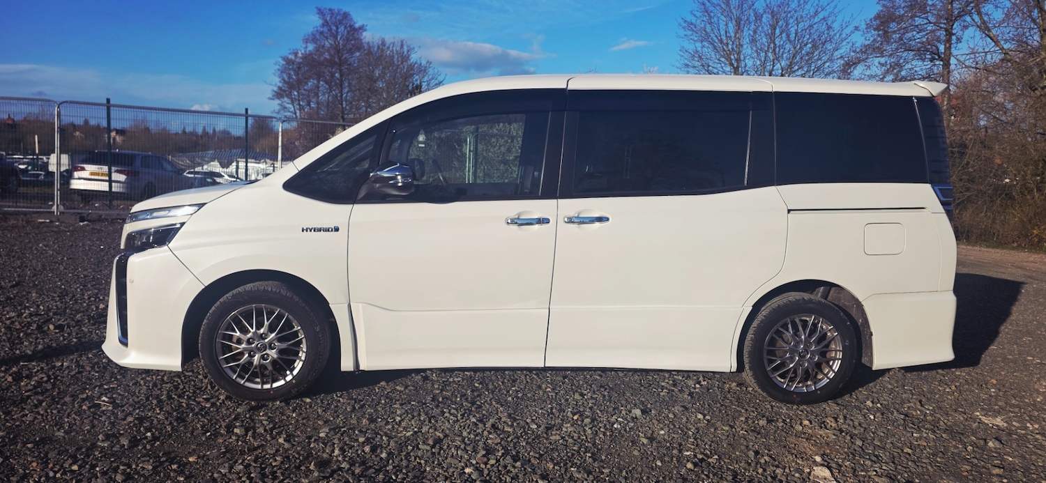 Used Toyota Voxy 2018 for sale - 77896348: Photo 6