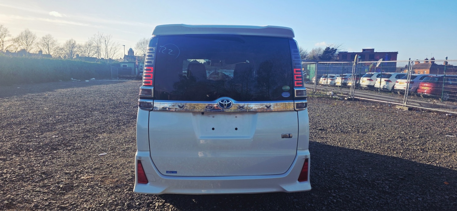 Used Toyota Voxy 2018 for sale - 77896348: Photo 7