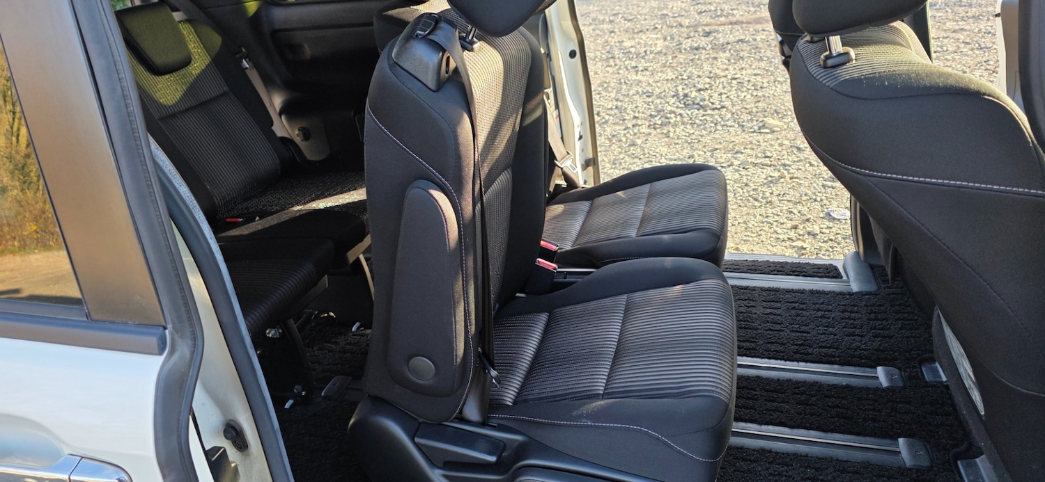 Used Toyota Voxy 2018 for sale - 77896348: Photo 8