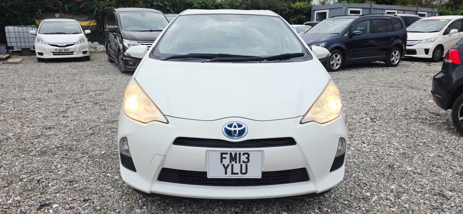 Used Toyota Aqua 2024 for sale - 76412582: Photo 3