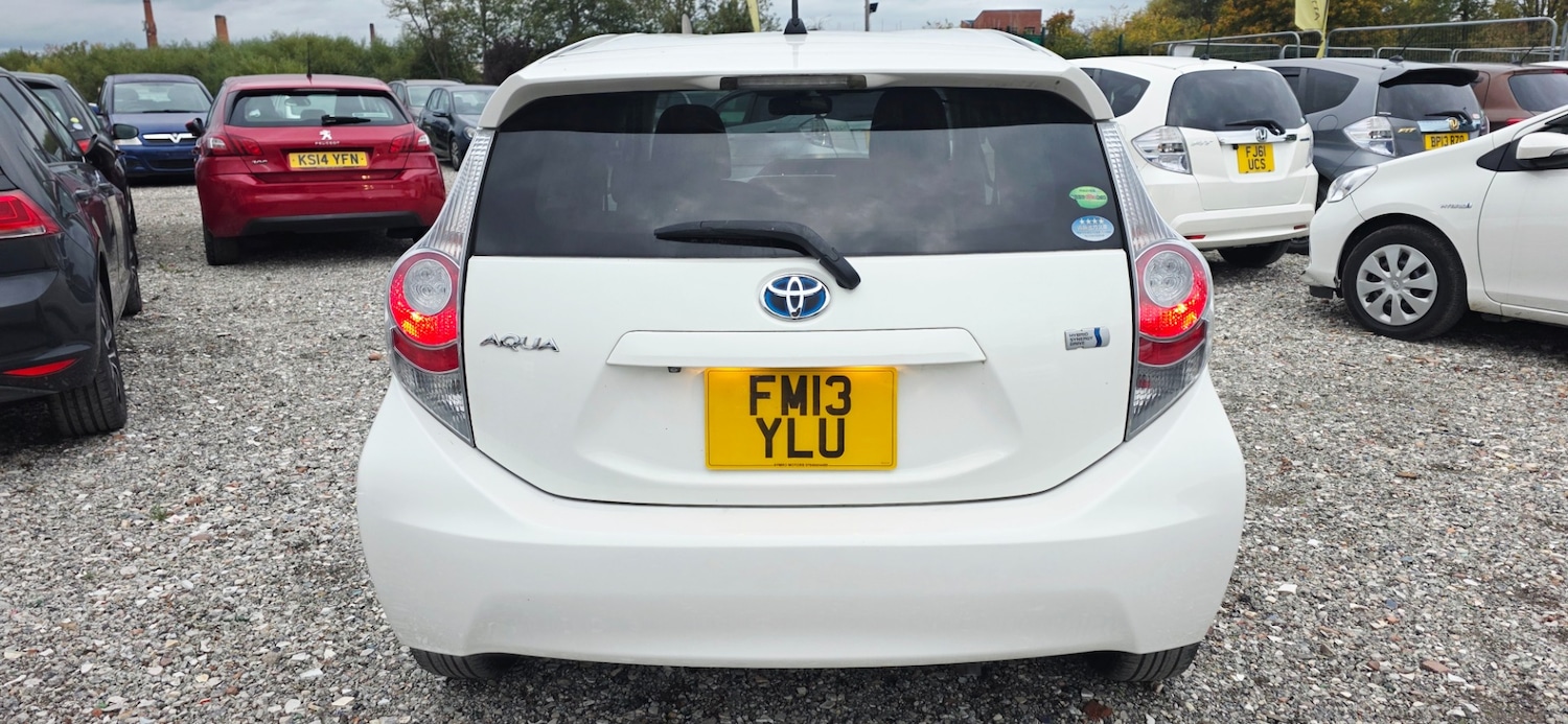 Used Toyota Aqua 2024 for sale - 76412582: Photo 7