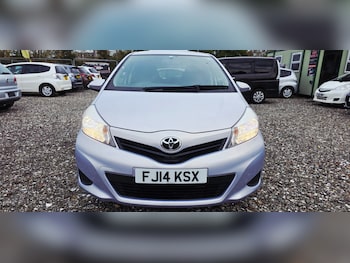 Used Toyota Yaris 2014 for sale - 76412546: Photo