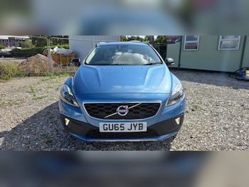 Used Volvo V40 2015 for sale - 75968582: Photo