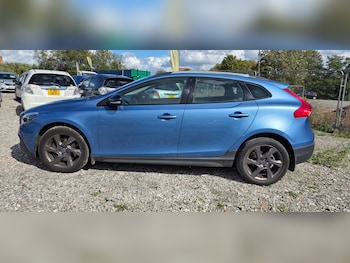 Used Volvo V40 2015 for sale - 75968582: Photo