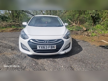 2013 (63) - 1.6 CRDi Blue Drive Active 5dr