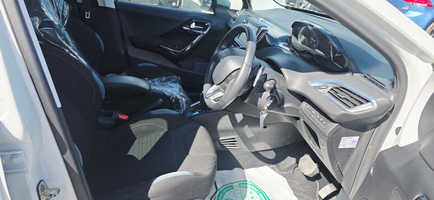 Used Peugeot 208 2015 for sale - 78211815: Photo 10