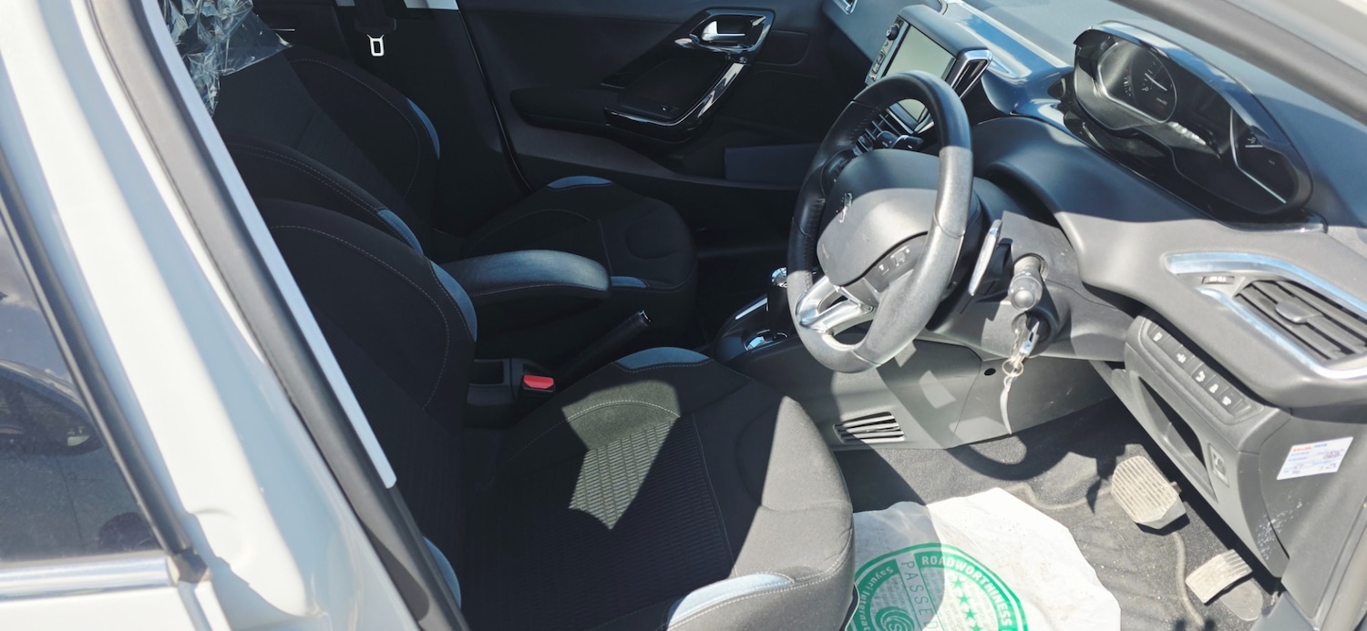 Used Peugeot 208 2015 for sale - 78211815: Photo 13