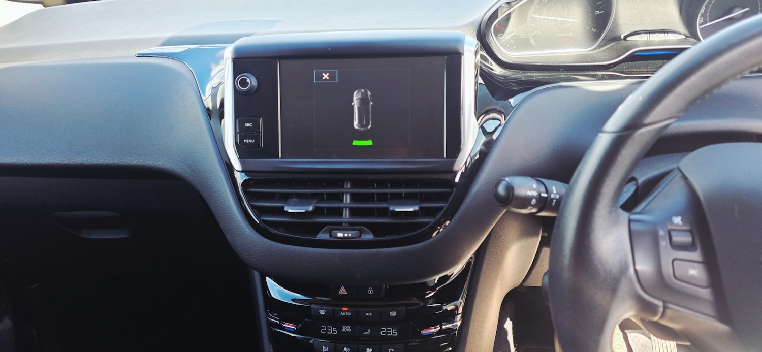 Used Peugeot 208 2015 for sale - 78211815: Photo 15