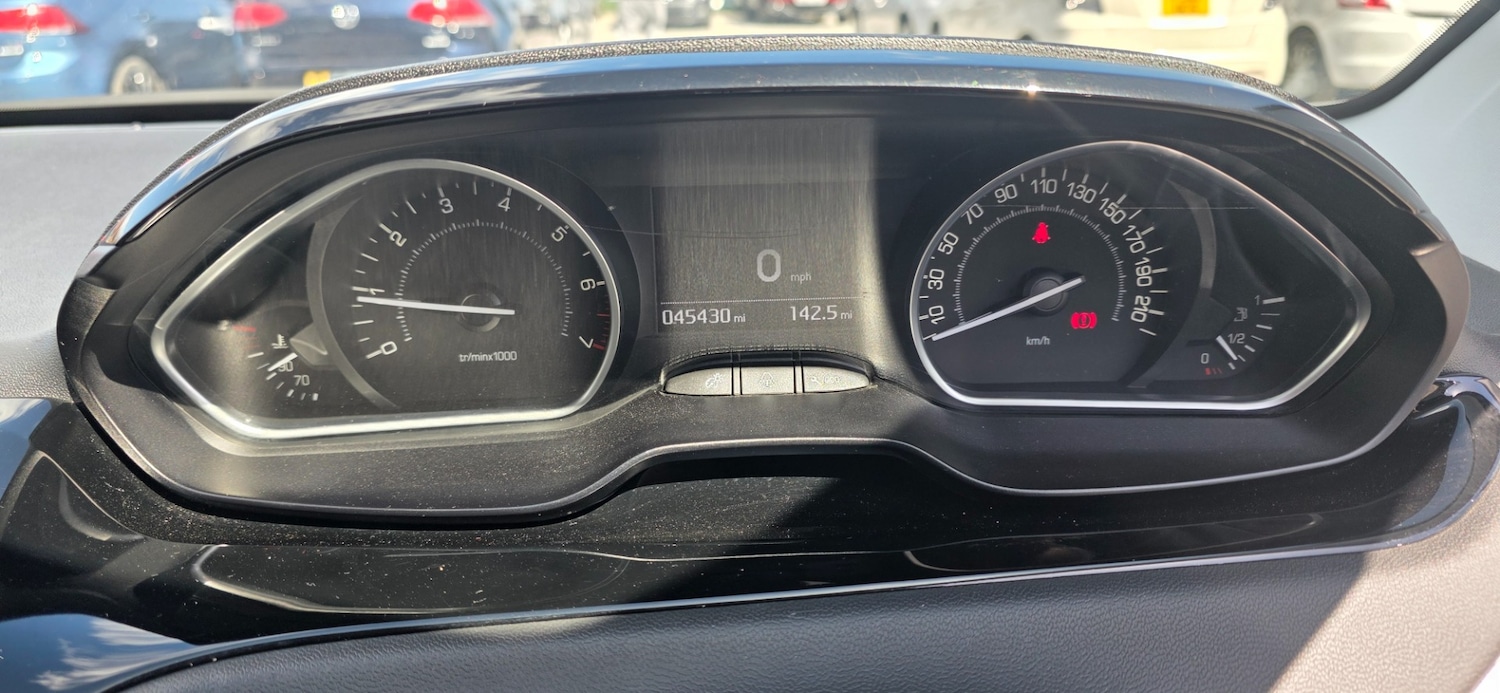 Used Peugeot 208 2015 for sale - 78211815: Photo 16