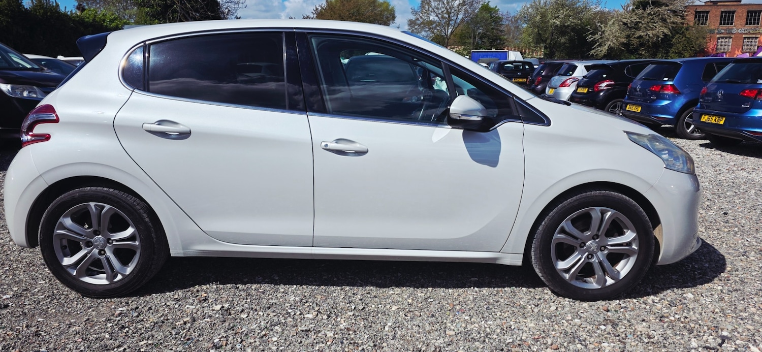 Used Peugeot 208 2015 for sale - 78211815: Photo 5