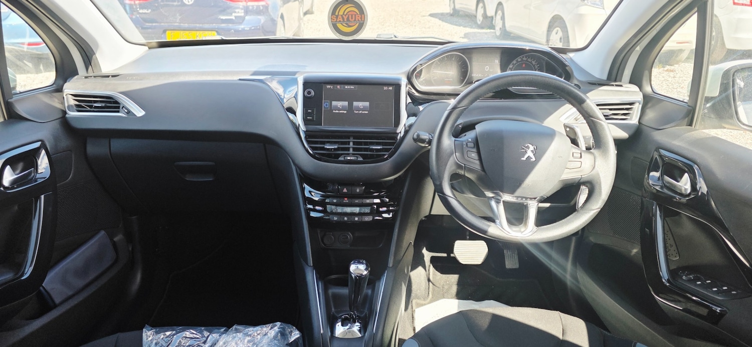Used Peugeot 208 2015 for sale - 78211815: Photo 8