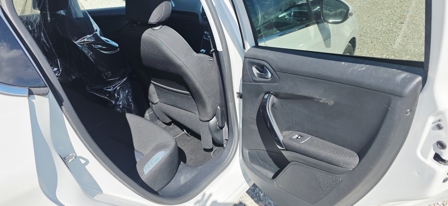 Used Peugeot 208 2015 for sale - 78211815: Photo 9