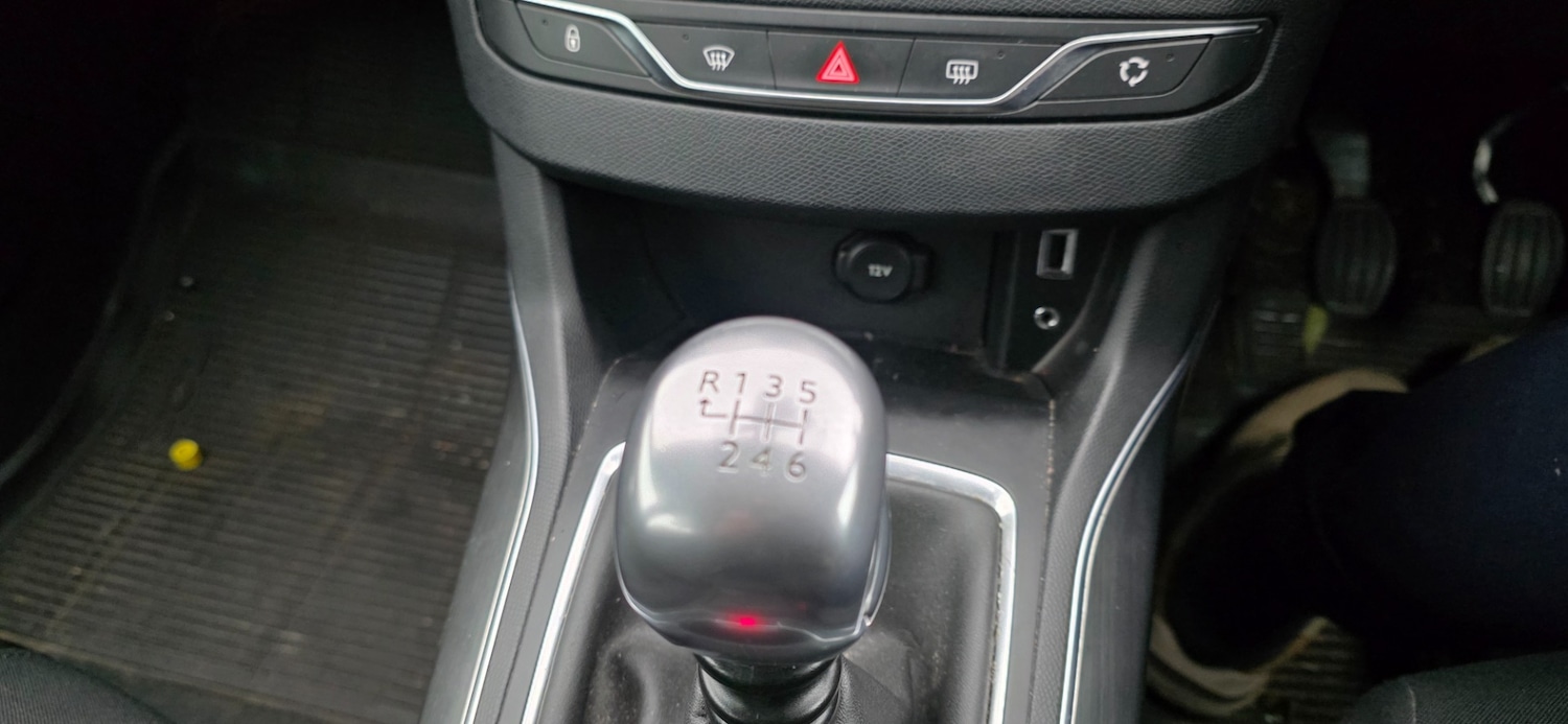 Used Peugeot 308 2014 for sale - 76162180: Photo 18
