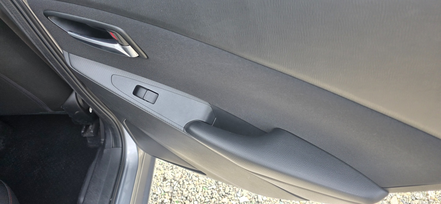 Used Mazda Mazda2 2015 for sale - 76853901: Photo 14