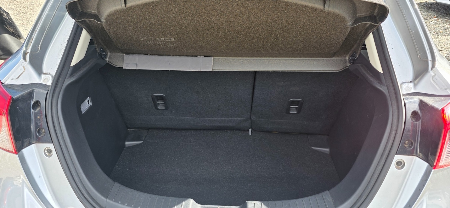 Used Mazda Mazda2 2015 for sale - 76853901: Photo 15