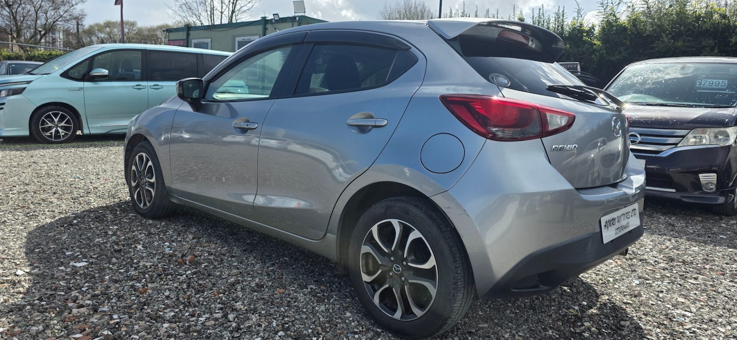 Used Mazda Mazda2 2015 for sale - 76853901: Photo 5