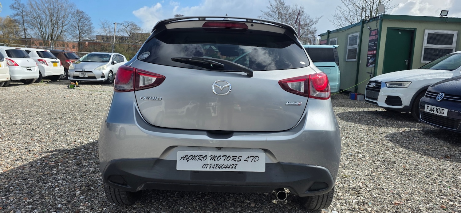 Used Mazda Mazda2 2015 for sale - 76853901: Photo 6