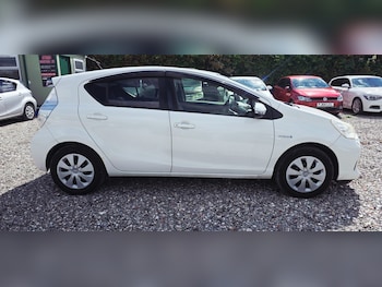 Used Toyota Aqua 2025 for sale - 78802884: Photo