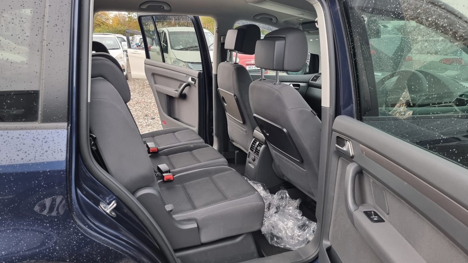 Used Volkswagen Touran for sale - 76207180: Photo 10