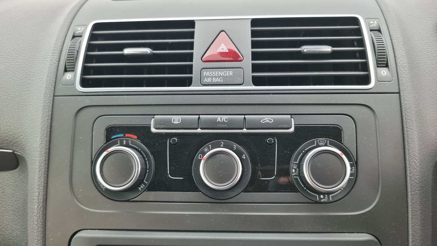 Used Volkswagen Touran for sale - 76207180: Photo 16