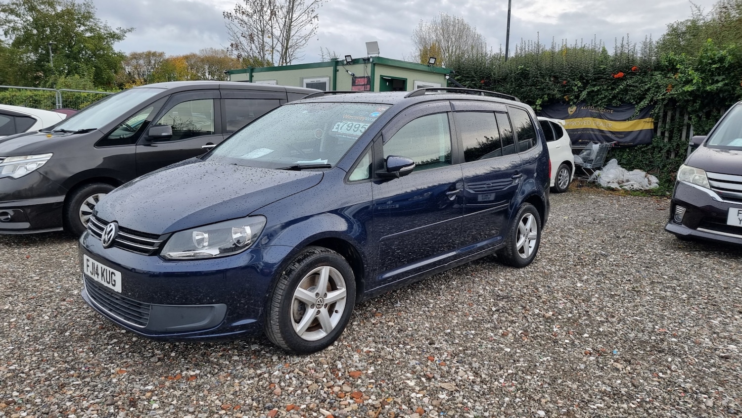 Used Volkswagen Touran for sale - 76207180: Photo 3