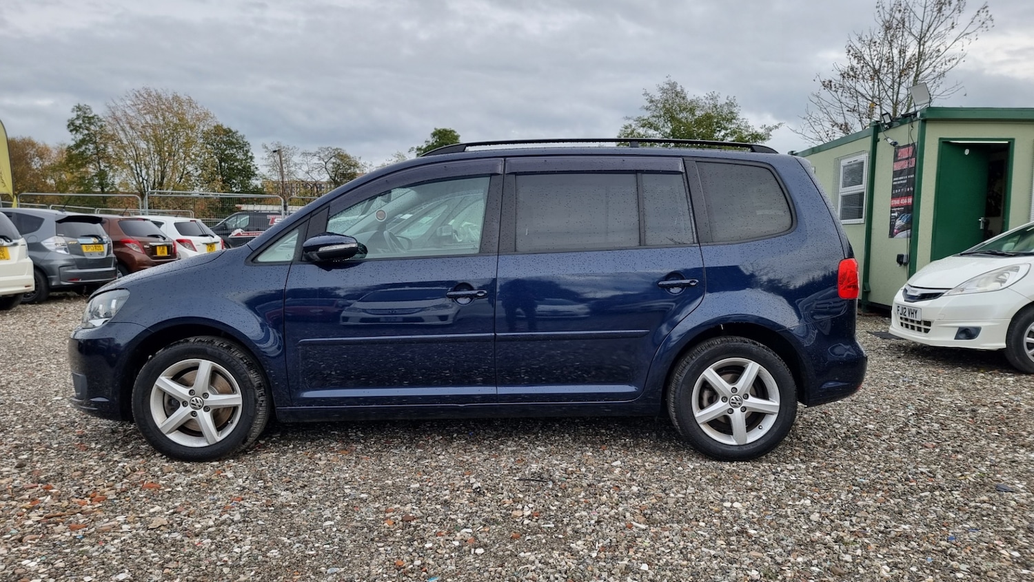 Used Volkswagen Touran for sale - 76207180: Photo 4