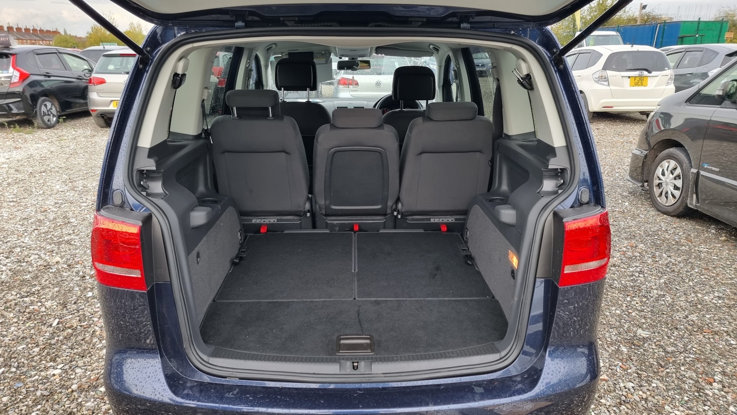 Used Volkswagen Touran for sale - 76207180: Photo 6