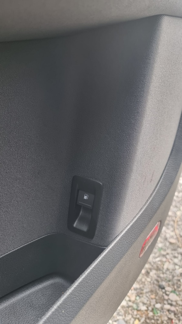 Used Volkswagen Touran for sale - 76207180: Photo 8