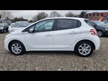 Used Peugeot 208 2014 for sale - 73206266: Photo