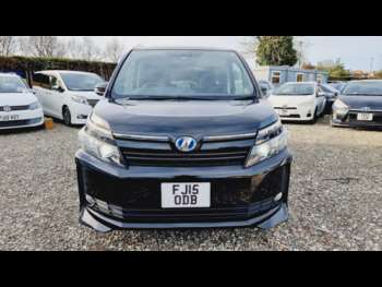 Used Toyota Voxy 2015 for sale - 72098165: Photo