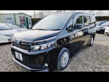 Used Toyota Voxy 2015 for sale - 72098165: Photo
