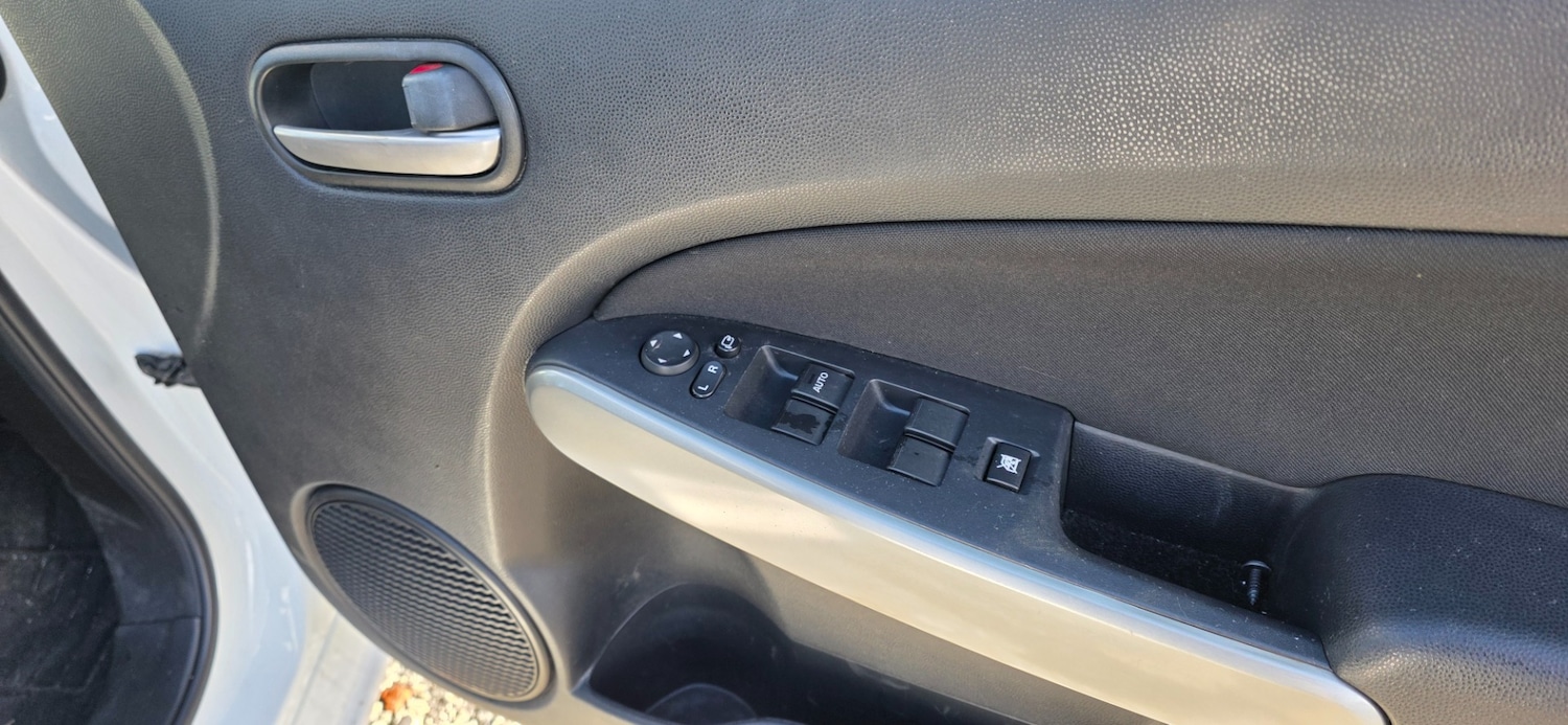 Used Mazda Mazda2 2013 for sale - 77562940: Photo 10