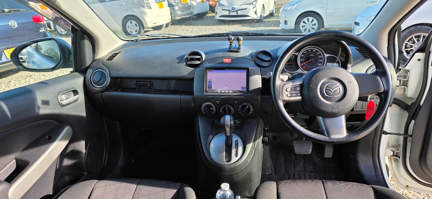 Used Mazda Mazda2 2013 for sale - 77562940: Photo 14